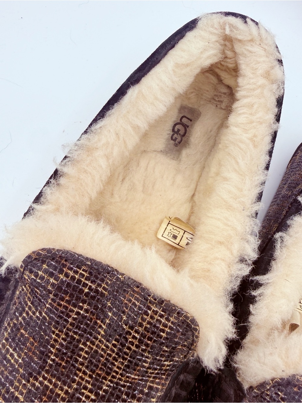 Ugg Ansley Glitter Leopard Sheepskin Lined Moccasins Slippers - Picture 3 of 8